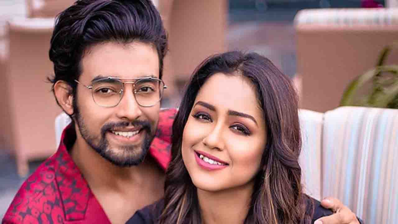 Sohini-Ronojoy: বইমেলায় পাশে বসে গল্প-হাসি; সোহিনী-রণজয়ের সম্পর্ক কি জোড়া লাগল? মুখ খুললেন অভিনেতা