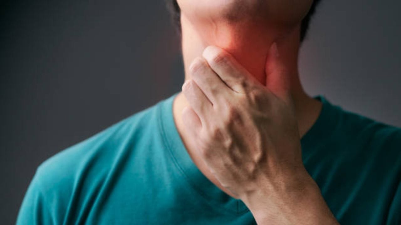 Home Remedies for Throat Infection গলা ব্যথা, কাশিতে ভুগছেন? ওষুধের