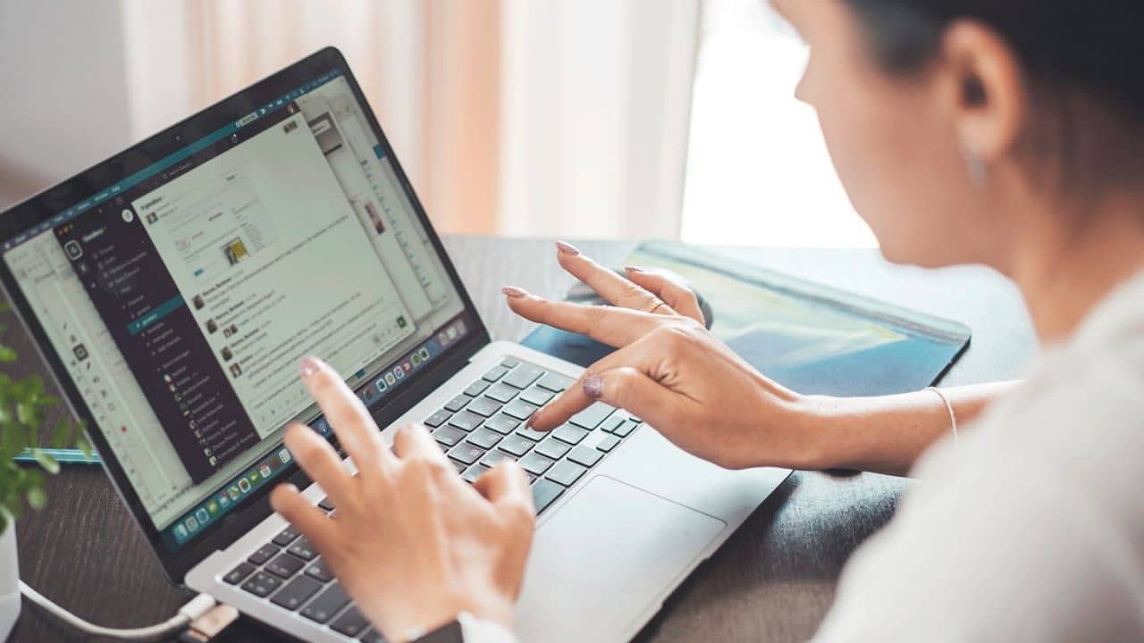 Indian Bank Recruitment: ব্যাঙ্কে চাকরিই স্বপ্ন? সুবর্ণ সযোগ নিয়ে এল Indian Bank, শ্রীঘ্রই করুন আবেদন