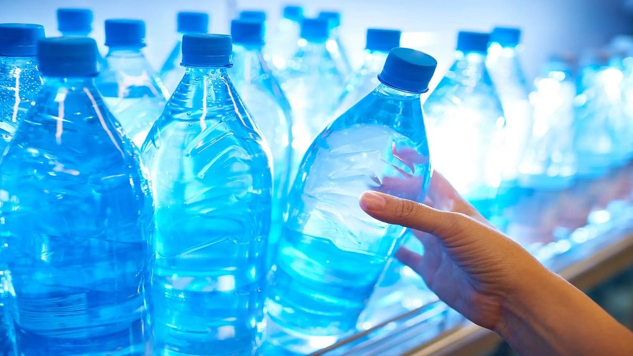 Water Expiry Date: জলের মৃত্যু হয় কতদিনে? উত্তর খুঁজতে দেখতে হবে যে এক্সপায়ারি ডেট