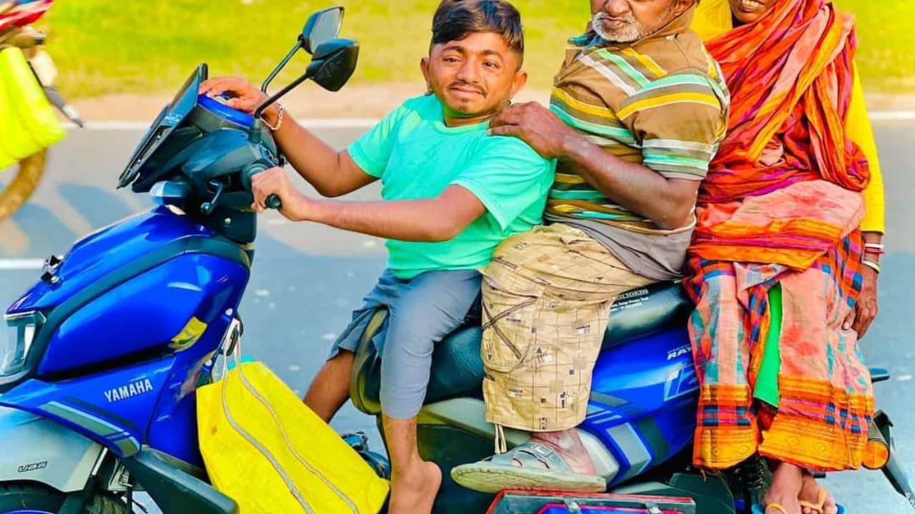 Diamond Harbour Accident: স্কুটি থেকে ছিটকে থেঁতলে যায় মাথা, গোল্ডেন প্লে বাটন বাংলায় জনপ্রিয় ইউটিউবারের মর্মান্তিক মৃত্যু