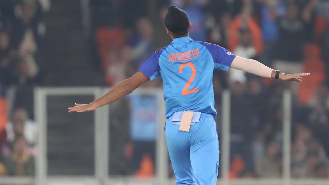 TeamIndia: দ্রাবিড়ের পরামর্শে কাউন্টি ক্রিকেটে ভারতের তরুণ বাঁ হাতি পেসার