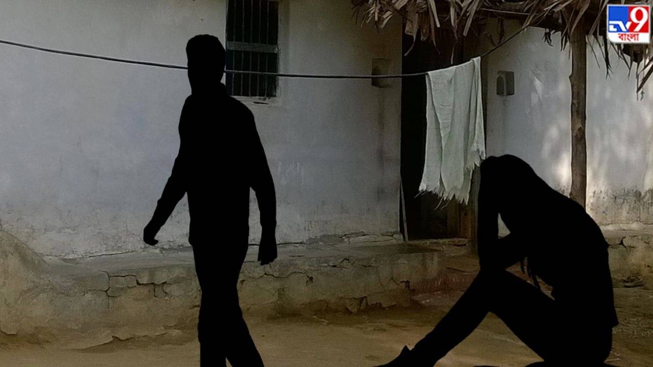 Teacher marry Student: ঘরেতে বউ, স্কুলের ছাত্রীকে বিয়ে করে শ্রীঘরে শিক্ষক