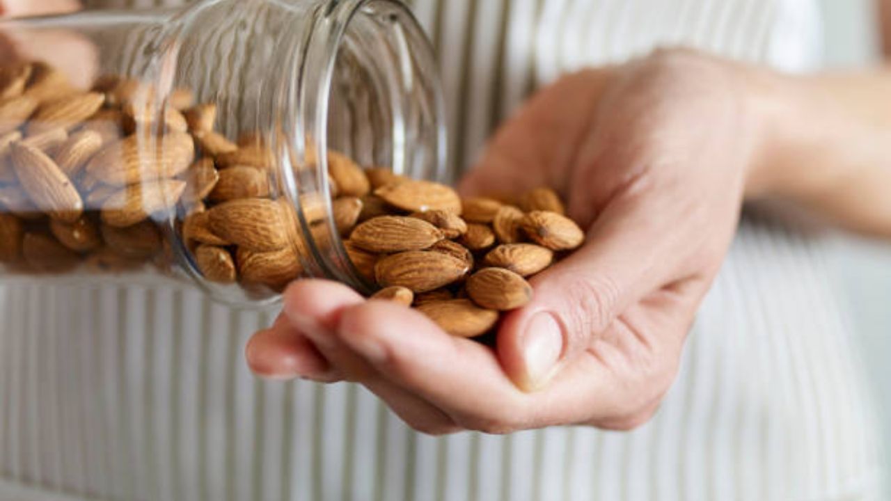 Almond For Diabetes: মেথি-উচ্ছে নয় আমন্ড খেয়েই রাশ টানা যাবে ডায়াবেটিসে, যা বলছে নয়া গবেষণা