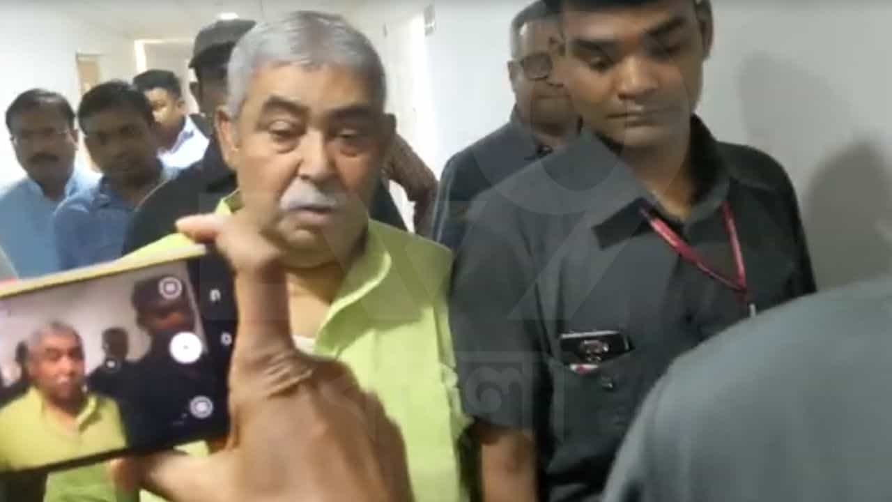 Anubrata Mondal: শেষমেশ তিহাড়েই 'বিহার' কেষ্টর, ১৩ দিনের জেল হেফাজত Anubrata Mondal: শেষমেশ তিহাড়েই 'বিহার' কেষ্টর, ১৩ দিনের জেল হেফাজত