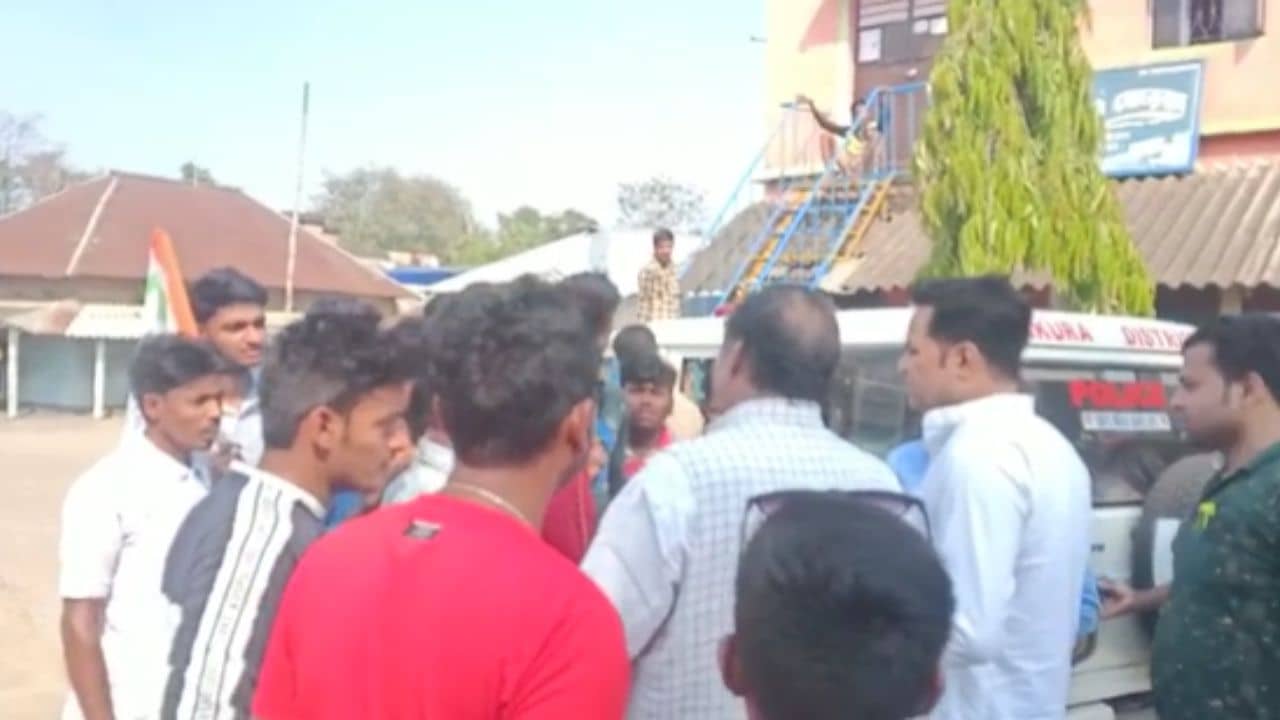 Bankura Didir Doot: হায় রে দিদির দূত! এবার কর্মসূচিতে গিয়ে বিধায়কের কাছে দলীয় নেতৃত্বের বিরুদ্ধে ক্ষোভ উগরাল ছাত্র পরিষদ