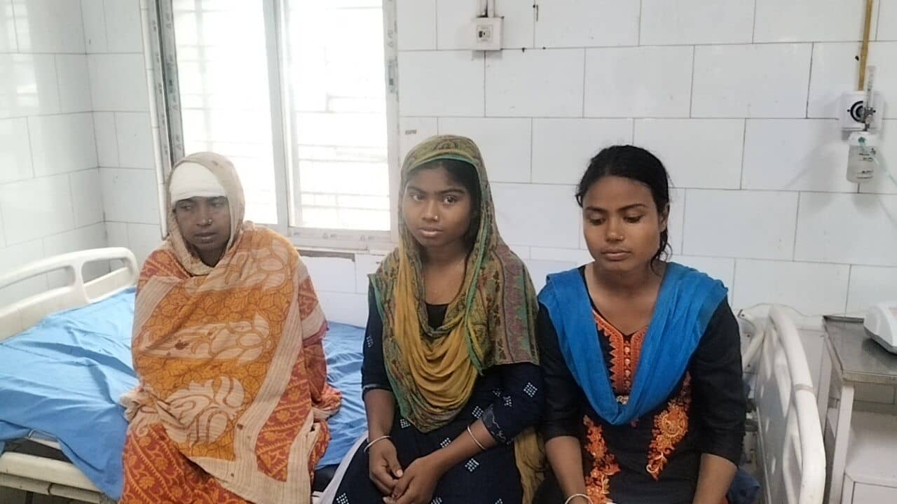 Baruipur Attacked: সিম নিয়ে স্বামীর নক্কারজনক আচরণের শিকার হচ্ছিল দুই মেয়ে, বাধা দেওয়ায় শিকার স্ত্রীও