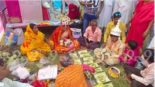 Gold Biscuits: পুকুরে লুকানো  ‘গুপ্তধন’, তল্লাশি চালিয়ে আড়াই কোটি টাকার সোনা পেল BSF