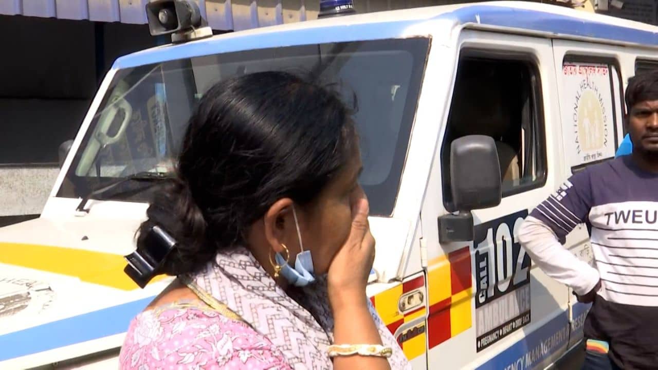 BC Roy Child Hospital: রাতভর শহরের ব্লাড ব্যাঙ্কগুলিতে ঘুরেও রক্ত মিলল না ৮ দিনের শিশুর, পাশে দাঁড়াল TV9 বাংলা