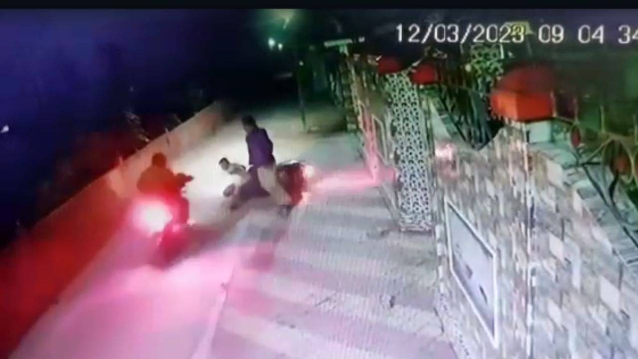 Shooting in Alipurduar: দুষ্কৃতী পাঠিয়েছিল নিজের দাদা? গুলি চলার পর বাইক থেকে লাফ মারলেন ব্যবসায়ী