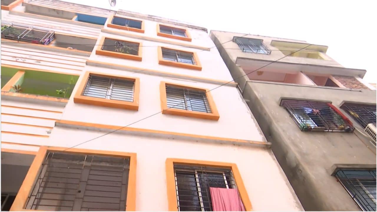 STF: চিংড়িহাটায় ব্যবসায়ীর বাড়িতে হানা STF-এর, ১২ ঘণ্টা ধরে চলছে তল্লাশি