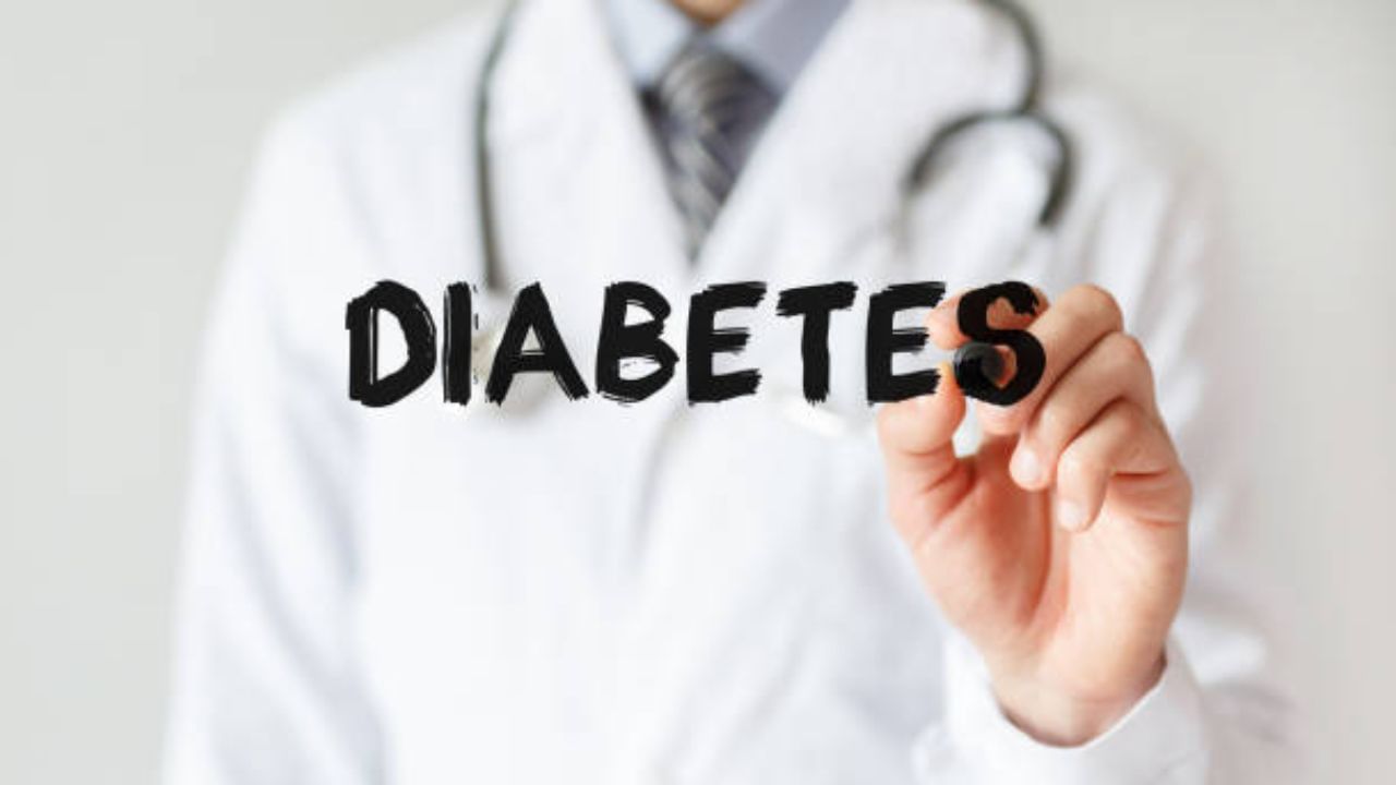 Type-2 Diabetes: লাইফস্টাইলই যখন টাইপ-২ ডায়াবেটিসের দোসর, রোগ এড়াতে এখন থেকেই যে সব নিয়ম মানবেন