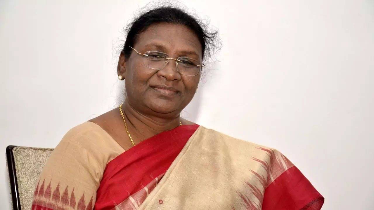 President Draupadi Murmu: বিশ্বভারতীর পথে রাষ্ট্রপতি, মধ্যাহ্নভোজে পছন্দের কথা মাথায় রেখে থাকছে নিরামিষ মেনু