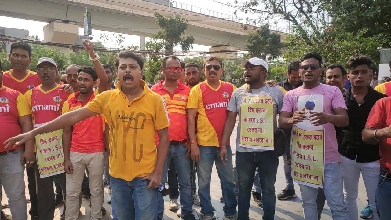 East Bengal : এটিকের মতো দল গড়তে হবে, বোর্ড মিটিংয়ের আগে বিক্ষোভ ইস্টবেঙ্গল সমর্থকদের