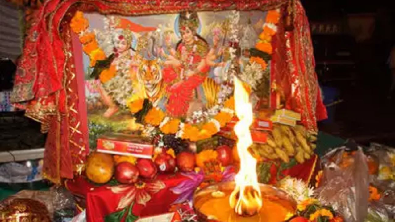 Chaitra Navratri 2023: আজ থেকে শুরু হচ্ছে চৈত্র নবরাত্রি, দেবীর আরাধনা করার সময় যে সব বাস্তু টিপস মেনে চলবেন