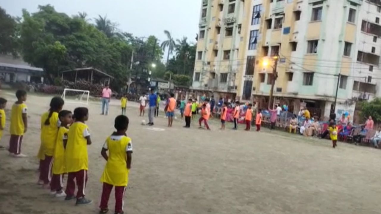 Football Coaching Camp: বাঁশদ্রোণীতে শিশুদের ফুটবল প্রশিক্ষণ শিবিরের সূচনা