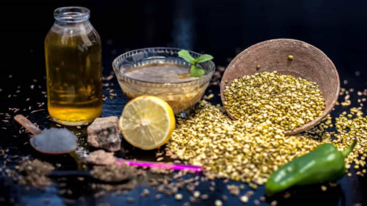 Bad Cholesterol: রসুনের সঙ্গে এই খাবার খেলেই খারাপ কোলেস্টেরল গলবে নিজে থেকে Bad Cholesterol: রসুনের সঙ্গে এই খাবার খেলেই খারাপ কোলেস্টেরল গলবে নিজে থেকে