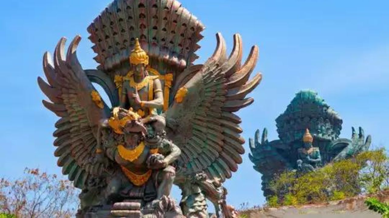 Garuda Purana 2023: মহিলারা সাবধান! গরুড় পুরাণ মতে এমন ৩ কাজ করলেই হবে সাতজন্ম নরকবাস