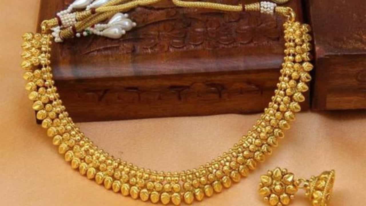 Gold Purity: আপনার কেনা সোনা খাঁটি তো? পরখ করে নিন এই সহজ উপায়ে Gold Purity: আপনার কেনা সোনা খাঁটি তো? পরখ করে নিন এই সহজ উপায়ে