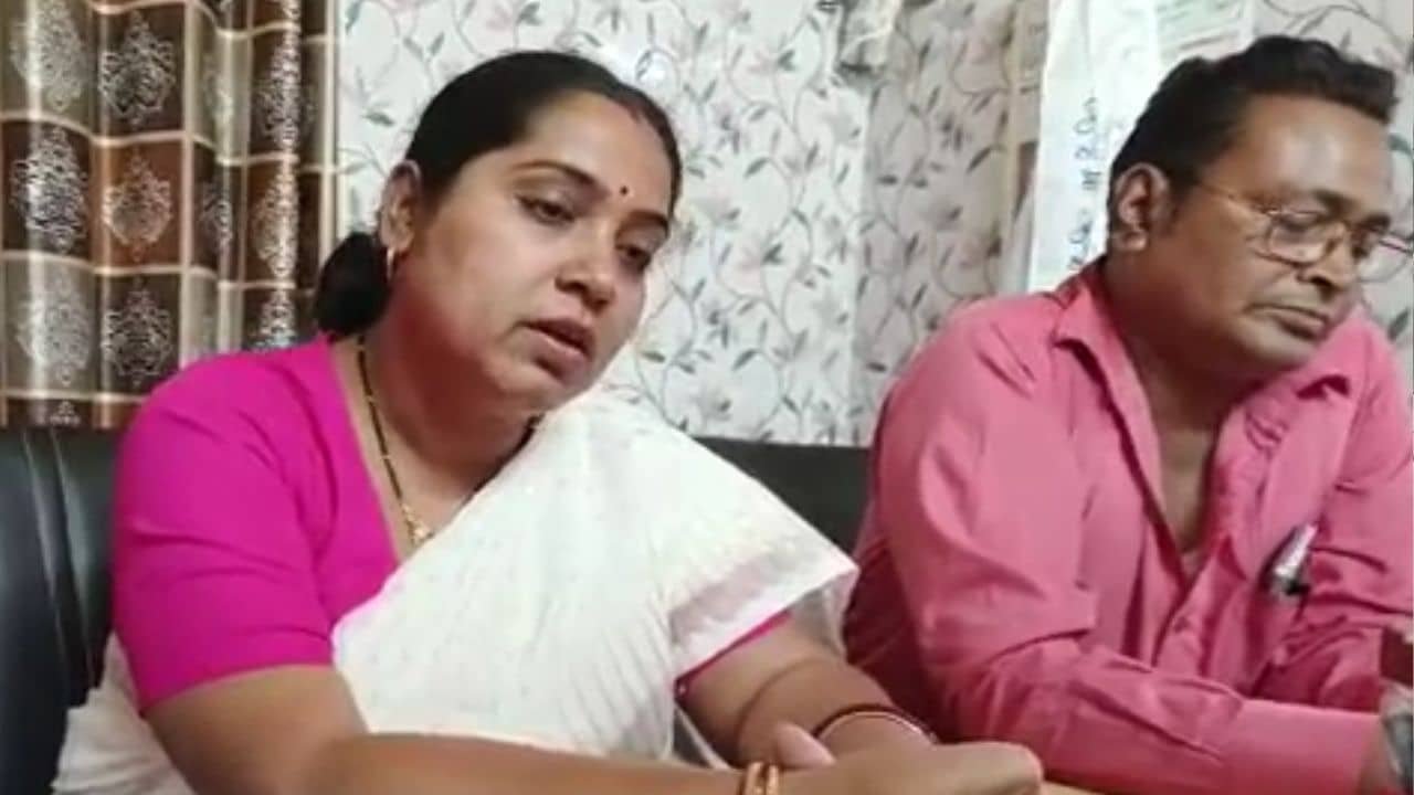 TMC: গ্রুপ সি-র চাকরি বাতিলের তালিকায় নাম; হুগলির তৃণমূল নেত্রীর দাবি, কাউকে মিষ্টি পর্যন্ত দিইনি