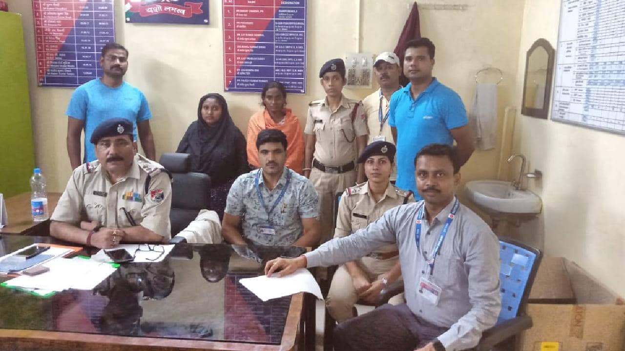 Howrah Station : নগদ টাকা-সোনা উদ্ধারের পর এবার হাওড়া স্টেশন থেকে গ্রেফতার দুই বাংলদেশি অনুপ্রবেশকারী