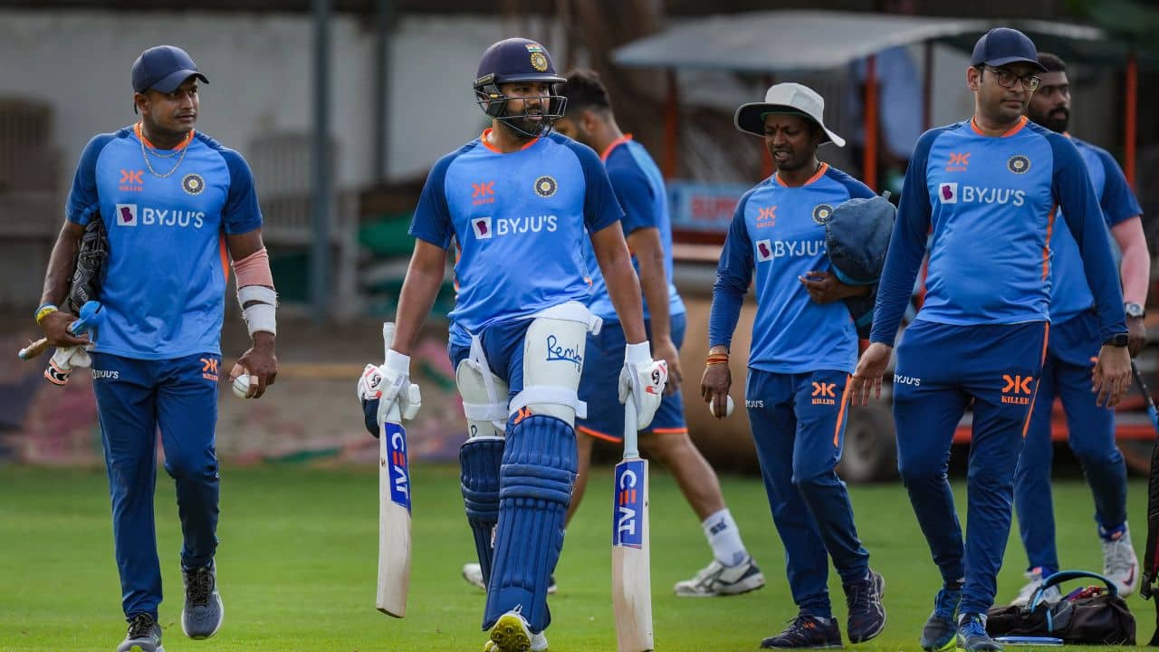 IND vs AUS : স্পিন সহায়ক পিচে ব্য়াটারদের পরীক্ষা; স্টার্ক ভীতি কাটিয়ে উঠতে পারবে ভারত?