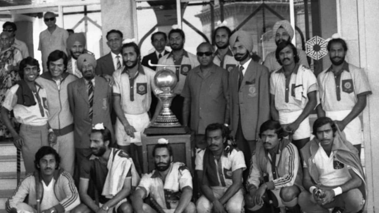 Indian Hockey: দেশে ফিরেও বিমানবন্দরে ৪ ঘণ্টা আটকে ছিলেন বিশ্বজয়ীরা!