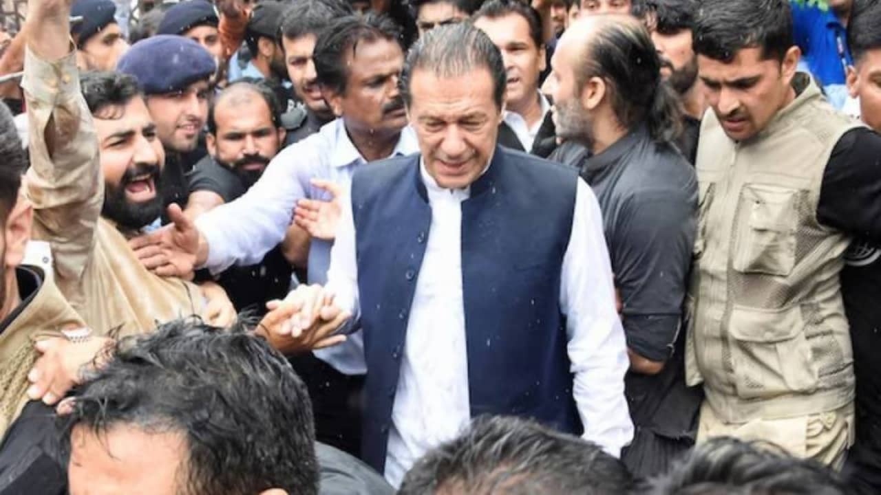 Imran Khan: আদালতে বড় জয় ইমরান খানের, খেলা ঘুরছে ক্যাপ্টেনের দিকে?