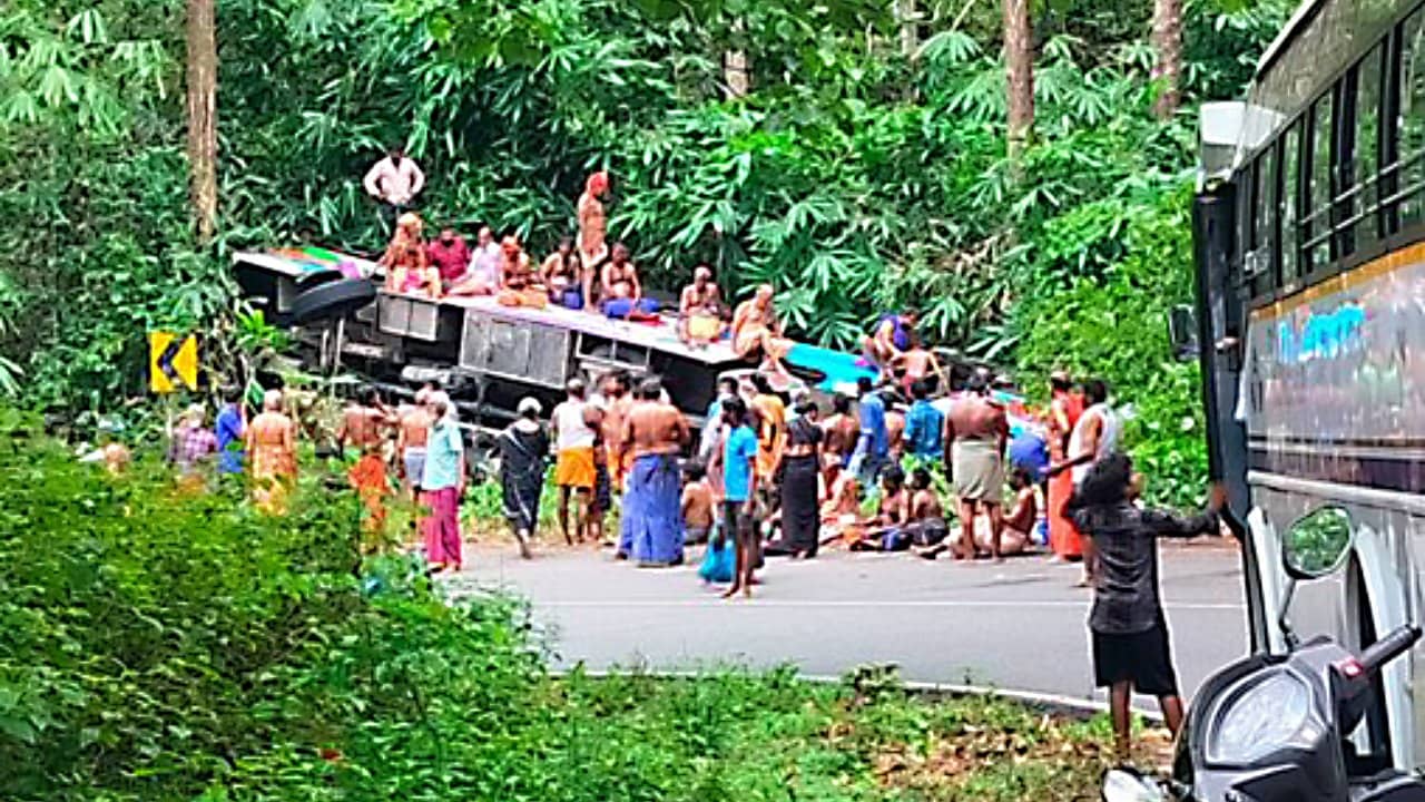 Kerala: সবরিমালা থেকে ফেরার পথে সাত শিশু-সহ ৬৮ তীর্থযাত্রী নিয়ে খাদে পড়ল বাস