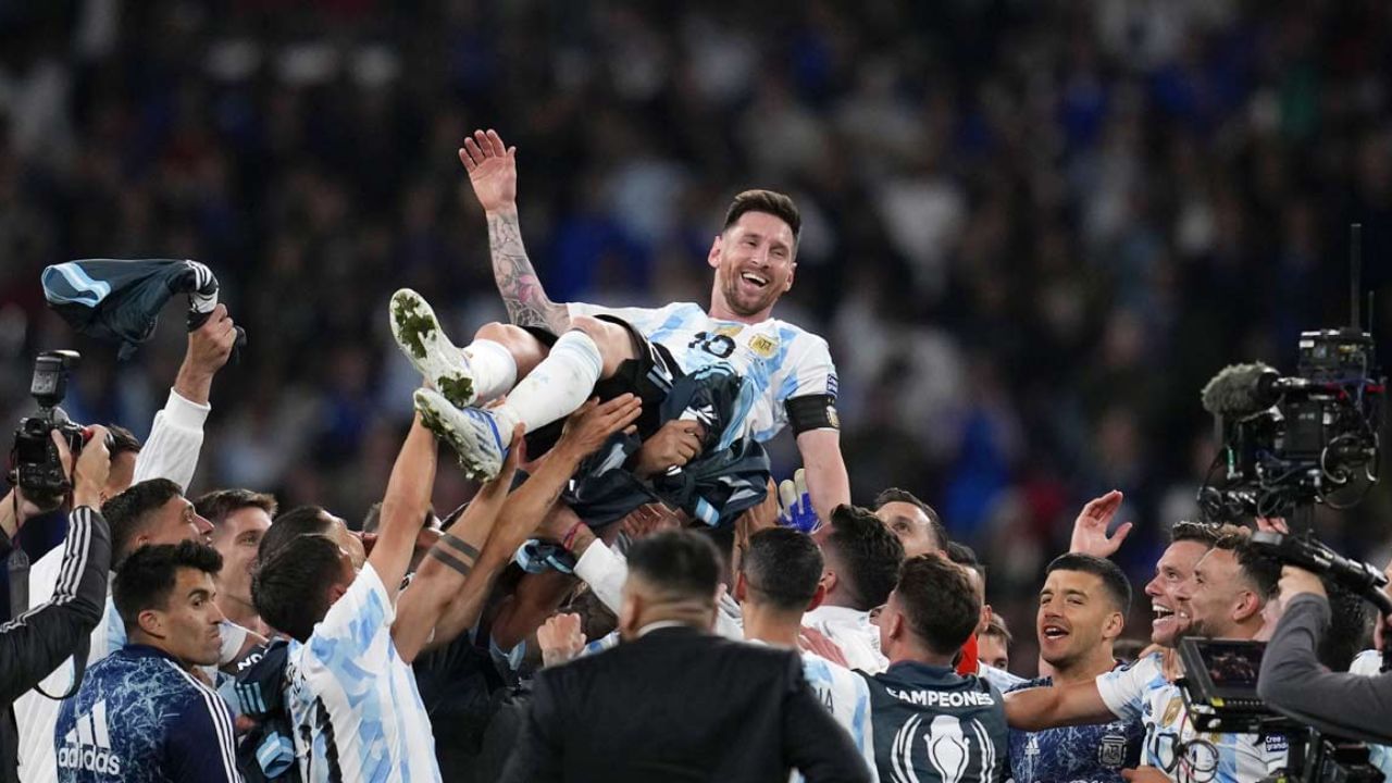 Lionel Messi: লিও মেসিকে নিয়ে কেন তীব্র উন্মাদনা ফুটবল বিশ্বে?