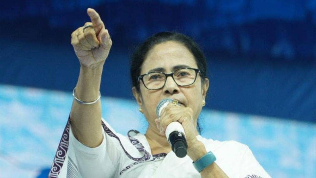 Mamata Banerjee: টাকা দিয়ে কিনে রাজনীতি করতে হলে, ছেড়ে দেব, কংগ্রেস-বিজেপি আতাঁতের তত্ত্বে খোঁচা মমতার