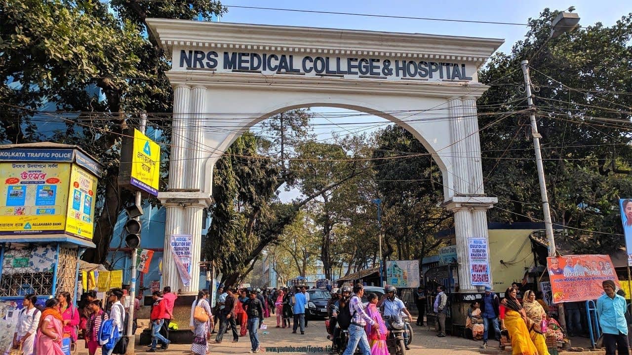 NRS-এর সামনে রক্তাক্ত অবস্থায় কাতরাচ্ছিলেন যুবক, পুলিশকে জানিয়ে গেলেন মৃত্যুর কারণ