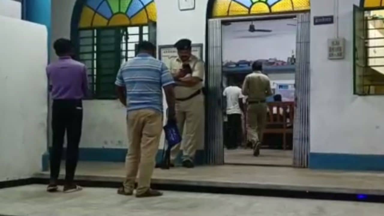 Minor Harassment: কীর্তন শোনানোর নাম করে নাতনির বয়সি মেয়েকে যৌন হেনস্থা প্রৌঢ়ের