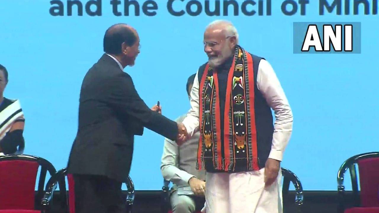Nagaland CM: পঞ্চমবারের জন্য নাগাল্যান্ডের মুখ্যমন্ত্রী পদে শপথ নিলেন রিও, করমর্দন করে অভিনন্দন মোদী-শাহের