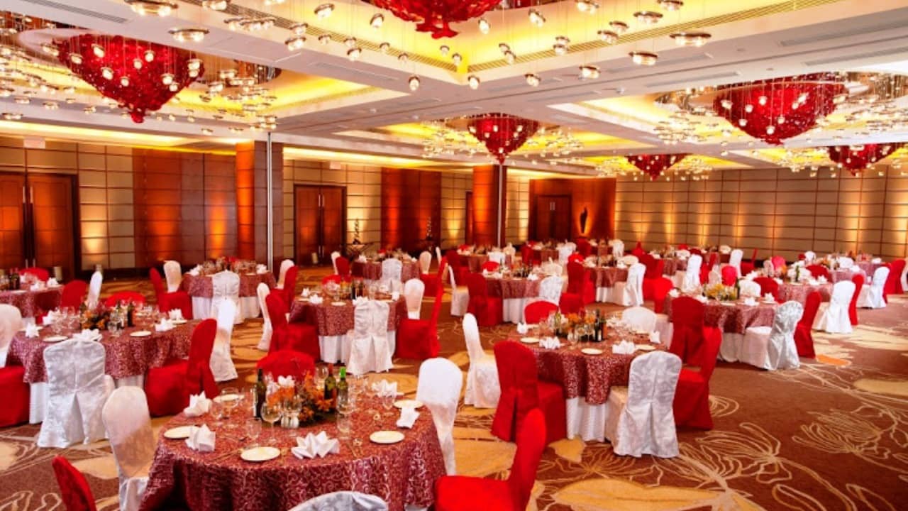 Marry now pay later: ফাইভ স্টার হোটেলে করুন স্বপ্নের বিয়ে, টাকা দেবেন পরে; দারুণ অফার