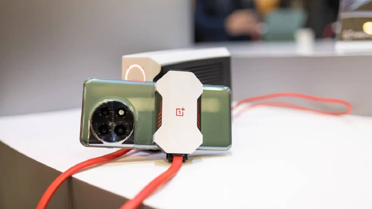 OnePlus Liquid Cooler: আপনার স্মার্টফোনের মাথা ঠান্ডা করবে এই OnePlus লিকুইড কুলার