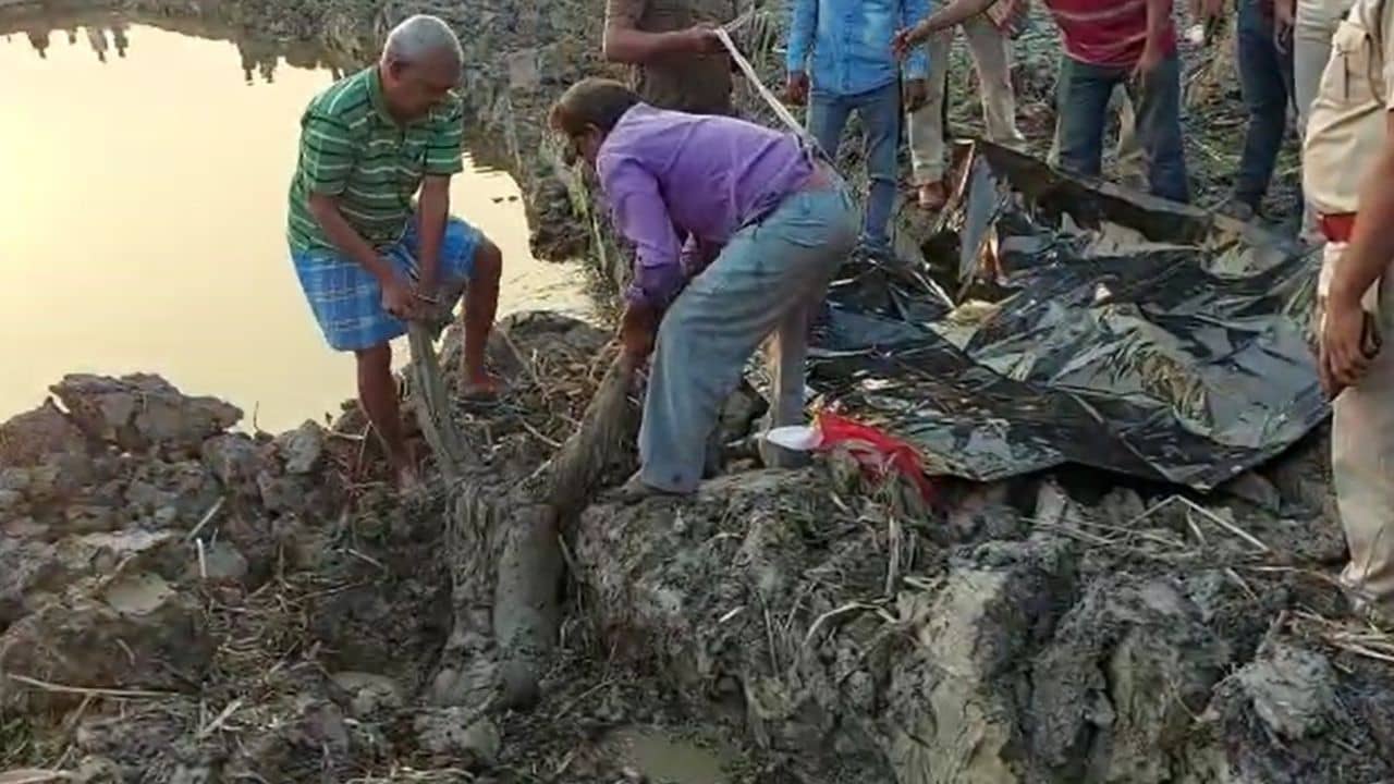 Brutal Murder: বউকে টুকরো টুকরো করে ডোবার পাশে পুঁতে দিল স্বামী! শহরতলিতে ঠান্ডা মাথায় হাড়হিম খুন