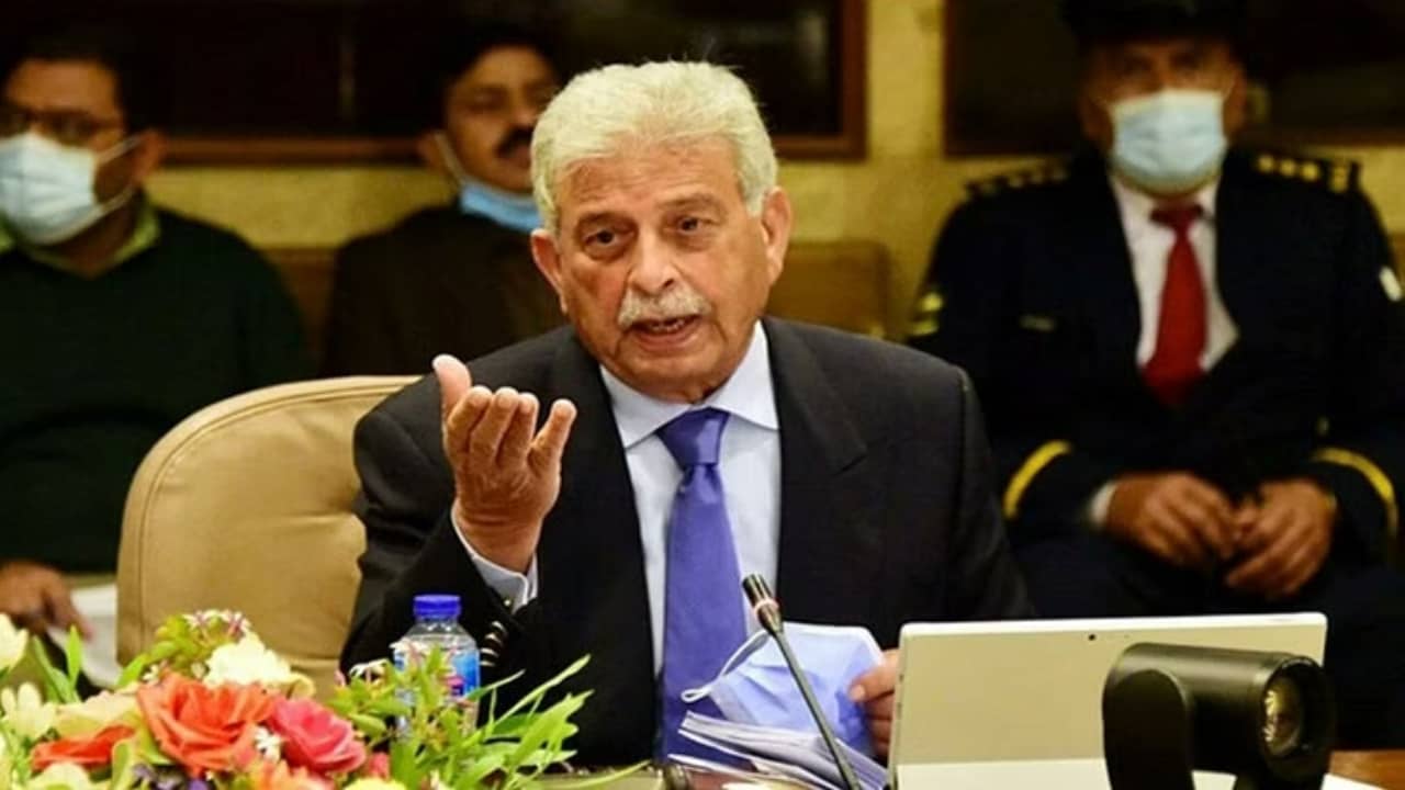 Pakistan: পাকিস্তানের শিক্ষামন্ত্রীর মুখে এ কী ভাষা? ভিডিয়ো ভাইরাল হতেই চতুর্দিকে তীব্র সমালোচনা