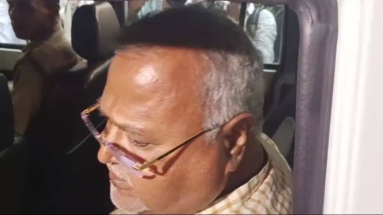 Partha Chatterjee: আছি আছি আছি, পার্থর গলায় কীসের প্রত্যয়ী সুর