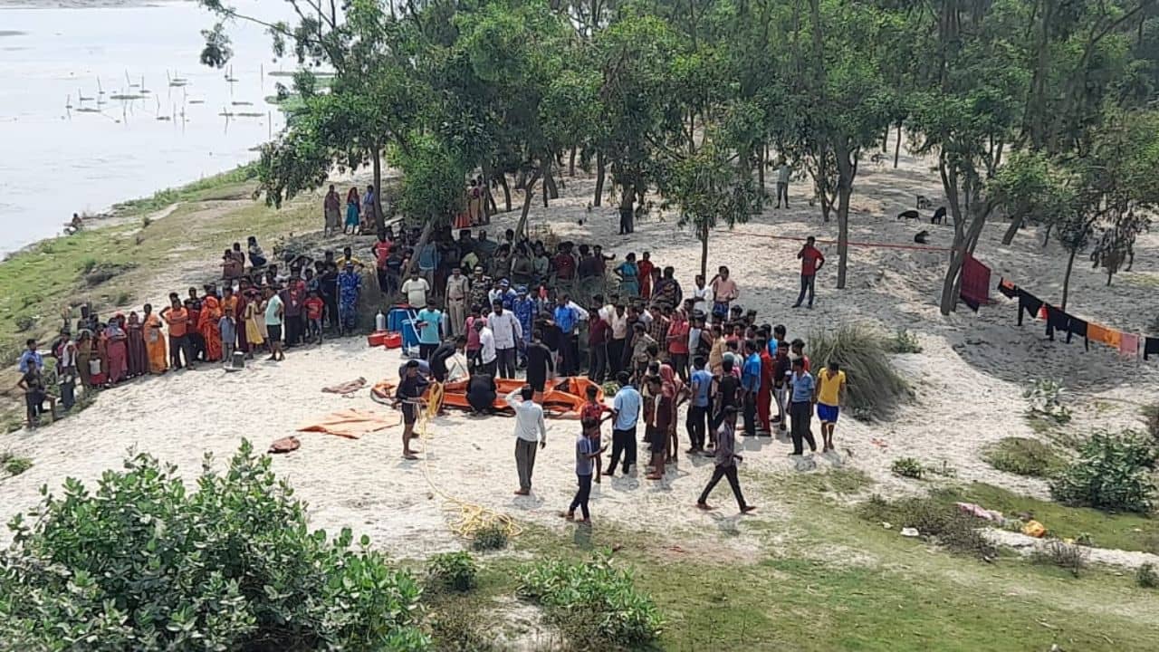 Patiram Suicide: চোখের সামনেই ব্রিজ থেকে নদীতে সটান ঝাঁপ দিলেন যুবক