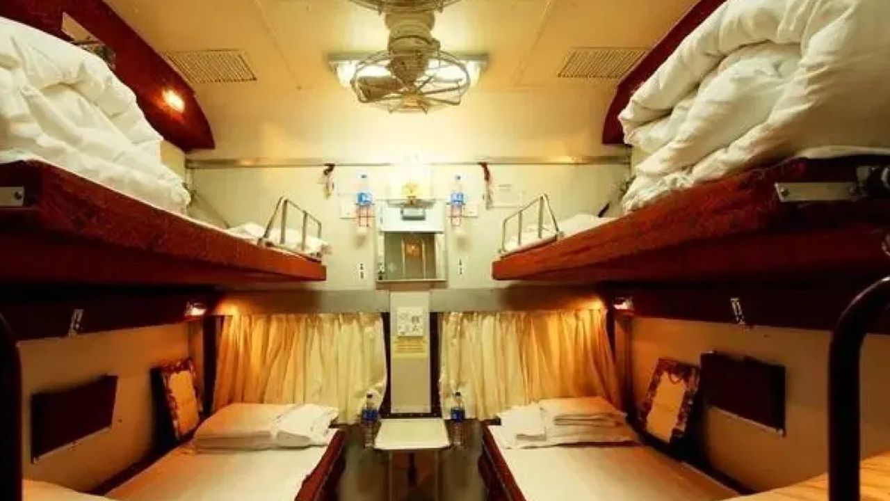 AC Train: ট্রেনের এসি কোচে আর নোংরা চাদর-কম্বল বরদাস্ত নয়, বিশেষ পদক্ষেপ রেলের