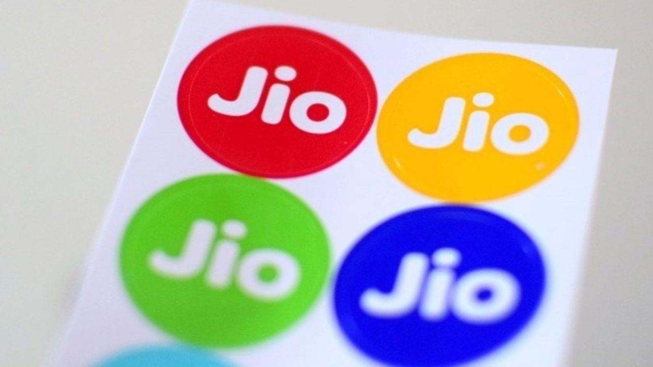 Jio Plus পারিবারিক পরিষেবা আনল Reliance Jio, খরচ 399 টাকা ও 699 টাকা, এক মাস ফ্রি