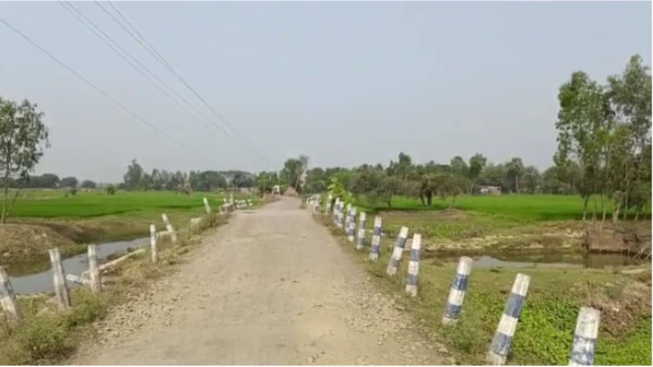 South 24 Parganas Bombing: মধ্যরাতে কীর্তনের আসরের পাশেই কিনা! রাত একটায় কপাট আটকে গ্রামবাসীরা শুনলেন বুক কাঁপানো আওয়াজ