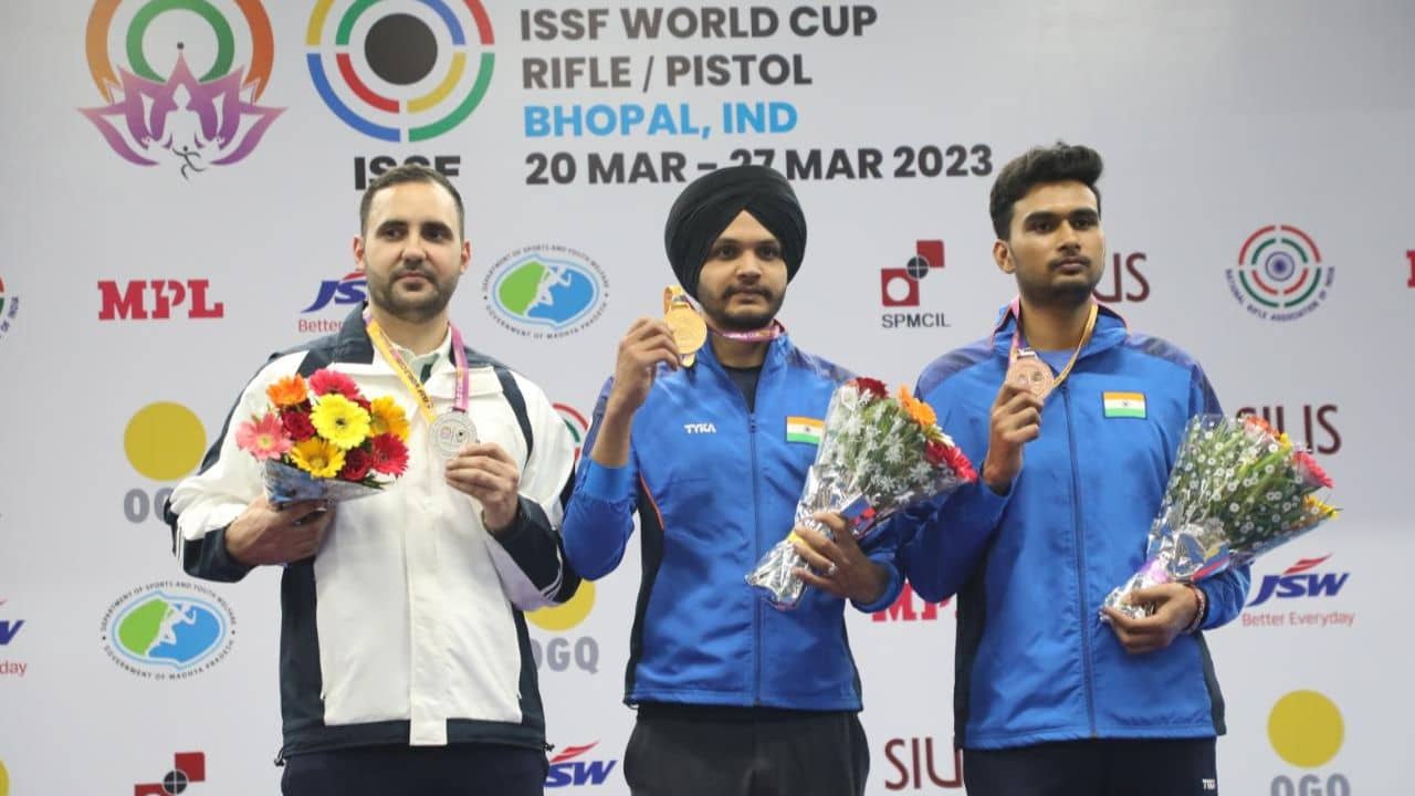 Sarabjot Singh: হতে চেয়েছিলেন ফুটবলার, হলেন শুটার; সরবজোতের সোনার সফর...