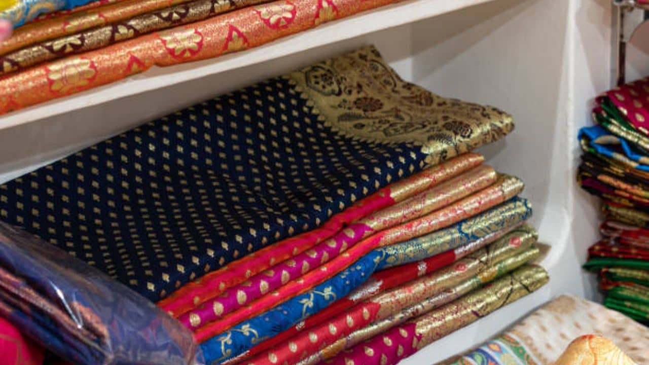 Chaitra Sale: চৈত্র সেল থেকে এই ৩ শাড়ি কিনে রাখুন এখন, আখেরে লাভ আপনারই