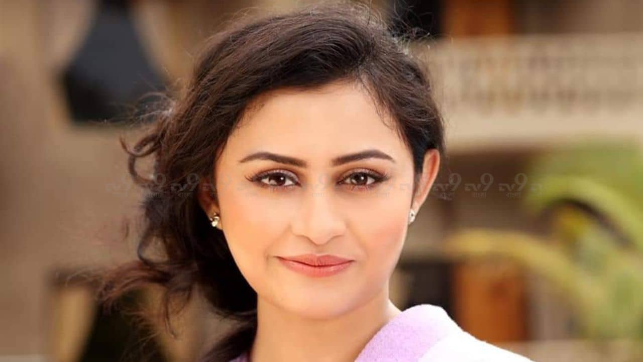 Sweta Chakraborty:  আমার মেয়ে ইনোসেন্ট, হাত জোড় বাবার, প্রতিবেশীরা বলছেন, ‘লোভে পাপ, পাপে মৃত্যু’