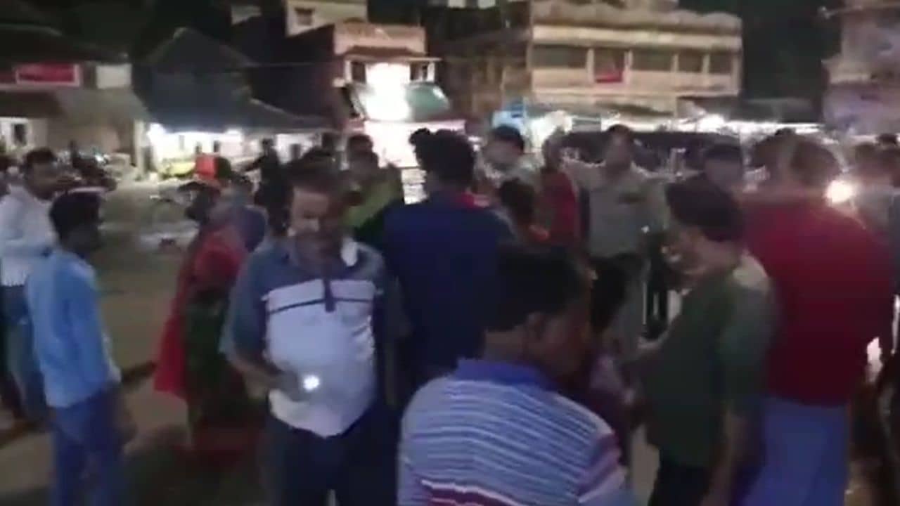 TMC Clash: শৌচালয় কার দখলে? ভর সন্ধ্যায় তুমুল উত্তেজনা, দলের কর্মীদের হাতেই আক্রান্ত কাউন্সিলর