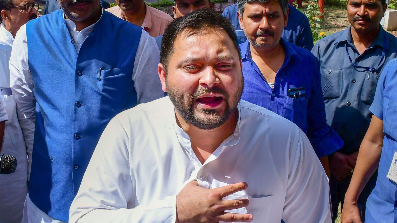 Tejashwi Yadav ইডর হনর পর এবর সবআইযর তলব জমর বদল চকর দরনতত আরও চপ তজসব