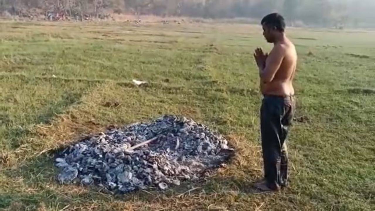 Agnipariksha: নিজেকে নিষ্কলঙ্ক প্রমাণ করতে অগ্নিপরীক্ষা দিলেন ব্যক্তি