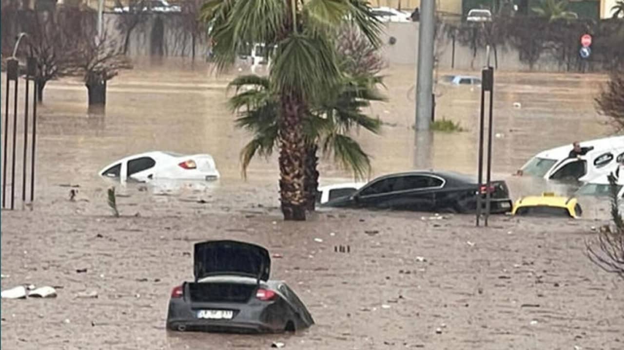 Turkey Flood: ভূমিকম্পের পর ভয়াল বন্যা, মৃত ১৪; তুরস্কে মরার উপর খাঁড়ার ঘা প্রকৃতির